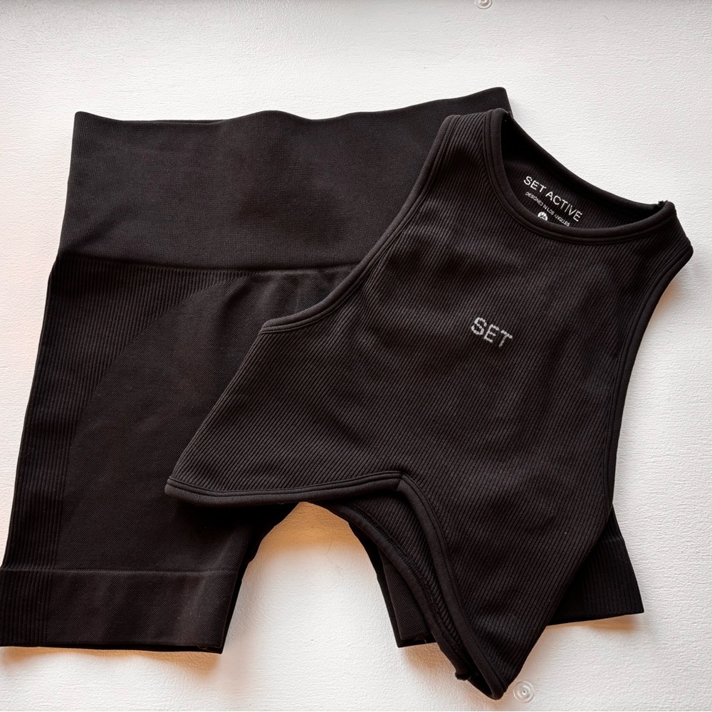 SET Active Seamless Rib Activewear Set (Bra & Shorts) - Picture 3 of 7